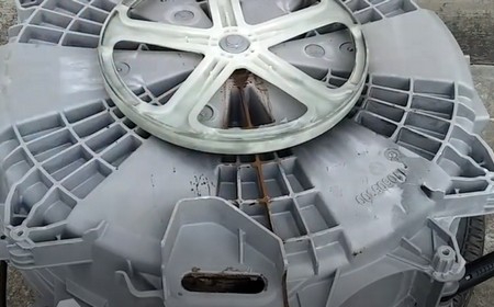 Стиральная машина Electrolux гудит при сливе воды